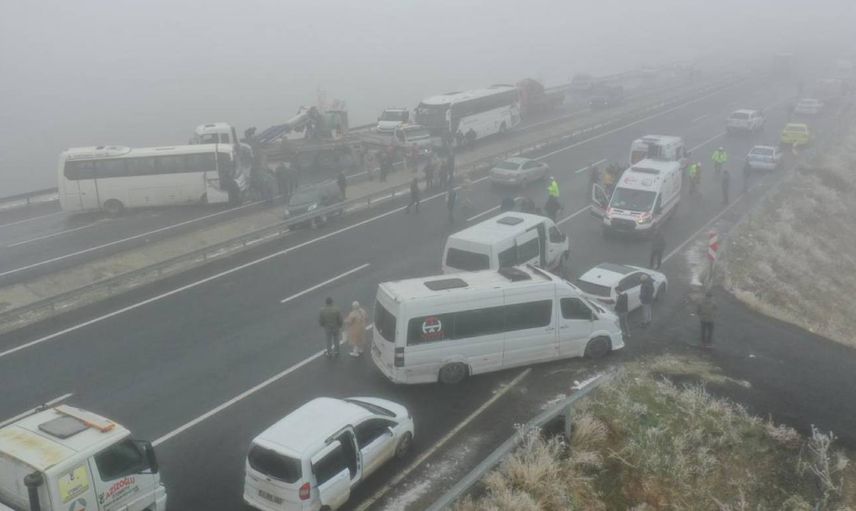 Ağrı’da zincirleme kaza: Çok sayıda yaralı var