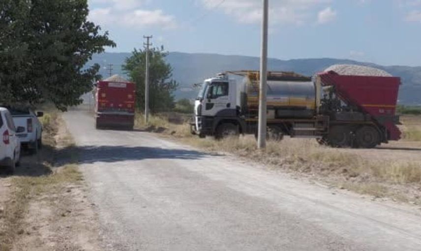 Ahmetli'de 8 kilometrelik yol hamlesi