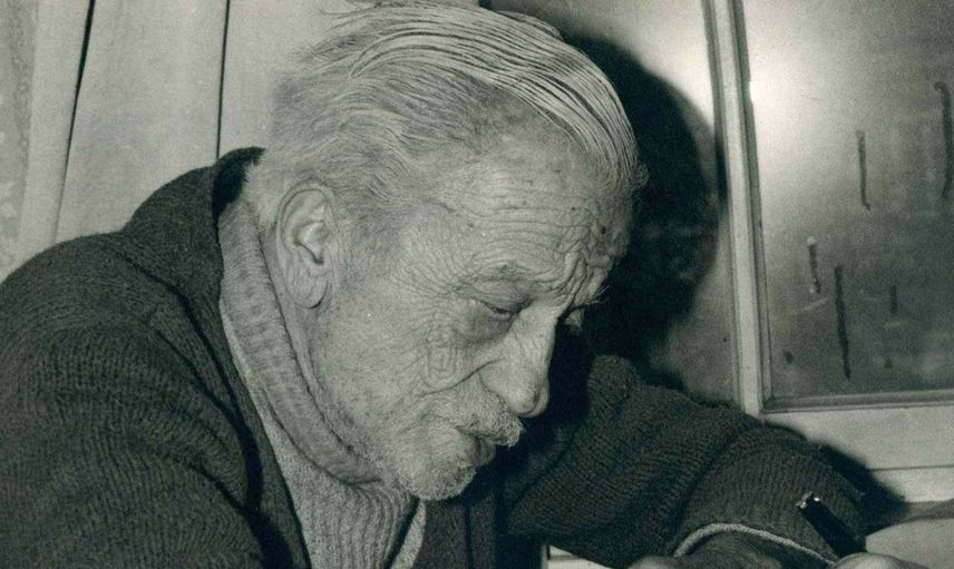 Ailesi Necip Fazıl Kısakürek'in yürekleri sızlatan hikayesini anlattı! En yakın dostları borçlarını almak için seccadesini haciz etmiş