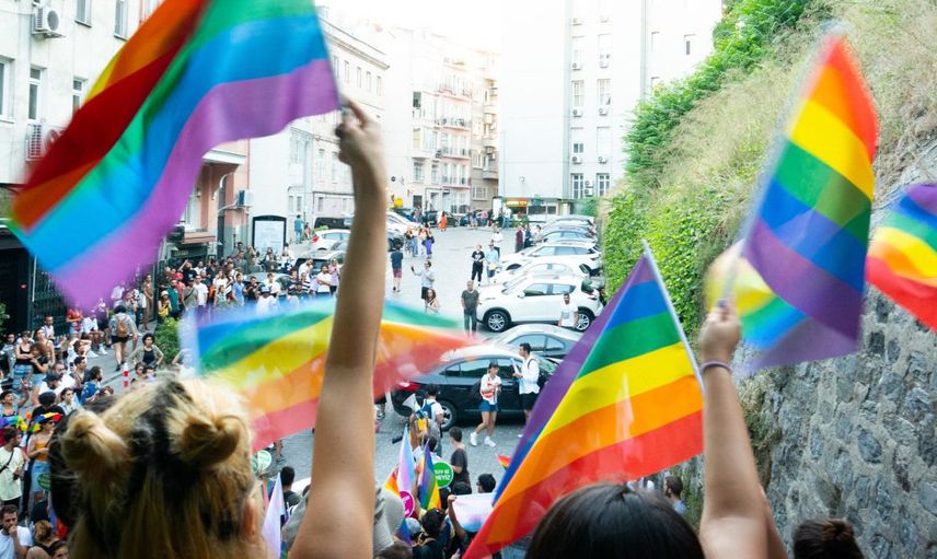 Aileyi koruyan düzenleme: 11. Yargı Paketi’nde cinsiyet değişimi 25 yaşa çıkarılıyor