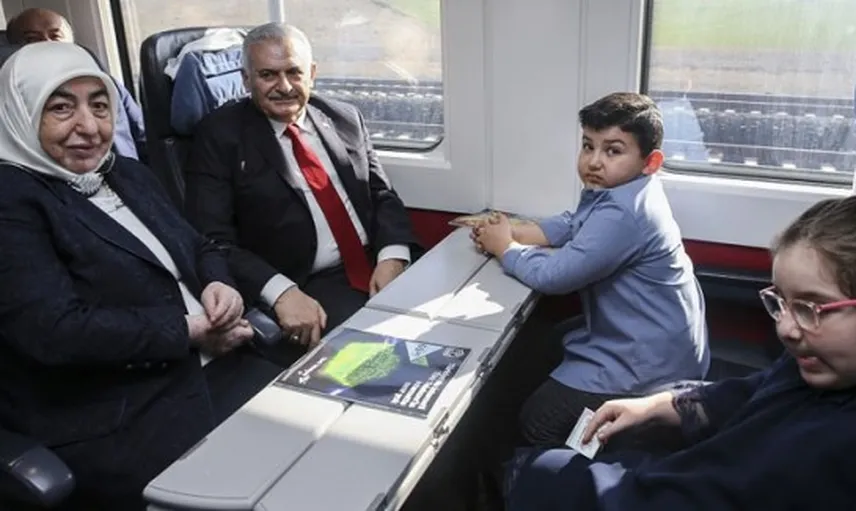 AK Parti İstanbul Adayı Binali Yıldırım'ın Torununun Hızlı Tren Eleştirisi İzleyenleri Güldürdü