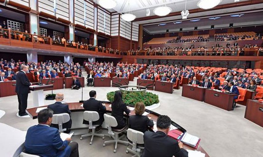 AK Parti'den Yeni Torba Yasa Teklifi Sunuldu