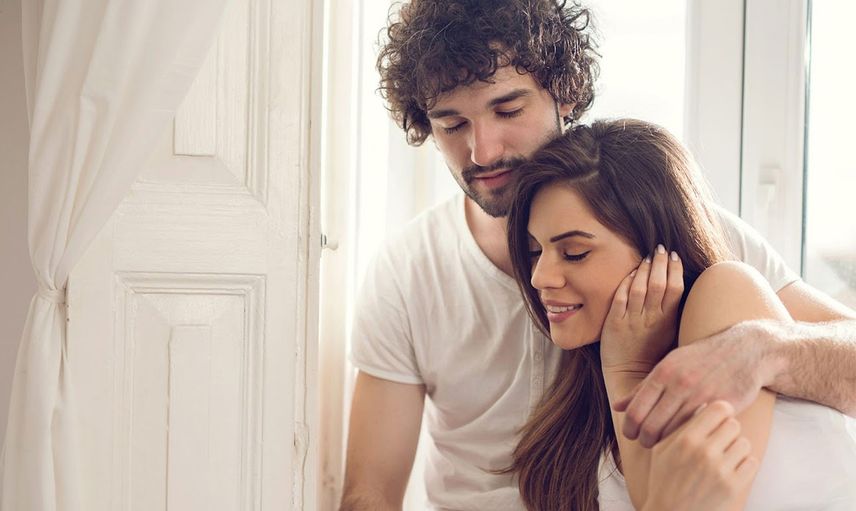 Akrep Burcu Erkeği Sevdiğini Nasıl Belli Eder?