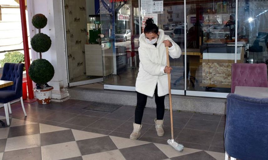 Aksaray'da Kadın Esnaf Sopayla Dövüldü!