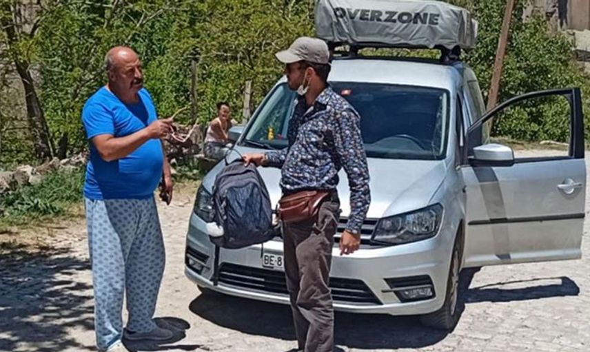 Aksaray’da Turistlerin Unuttuğu Para Dolu Çantayı Muhtar Teslim Etti