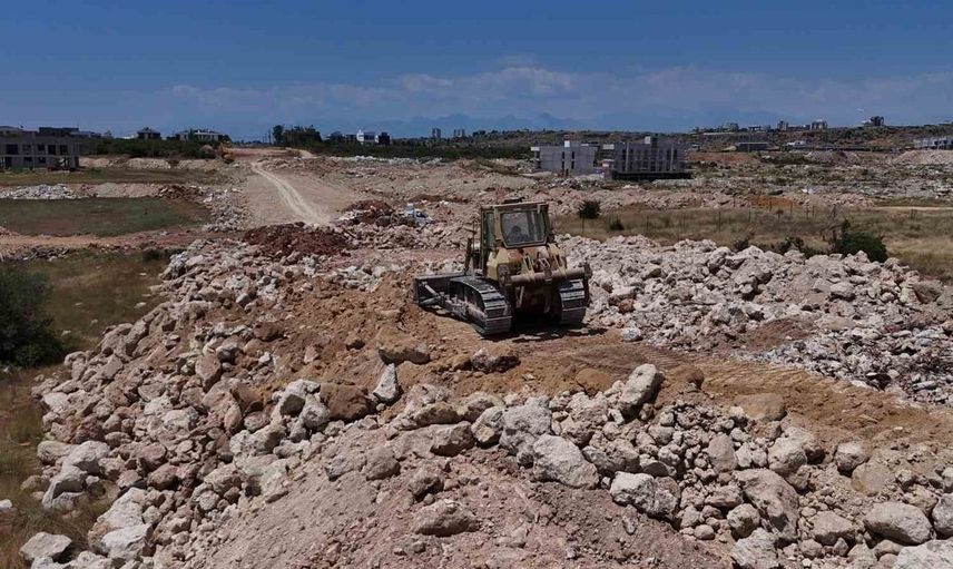 Aksu’da yeni imar yolu çalışmaları devam ediyor