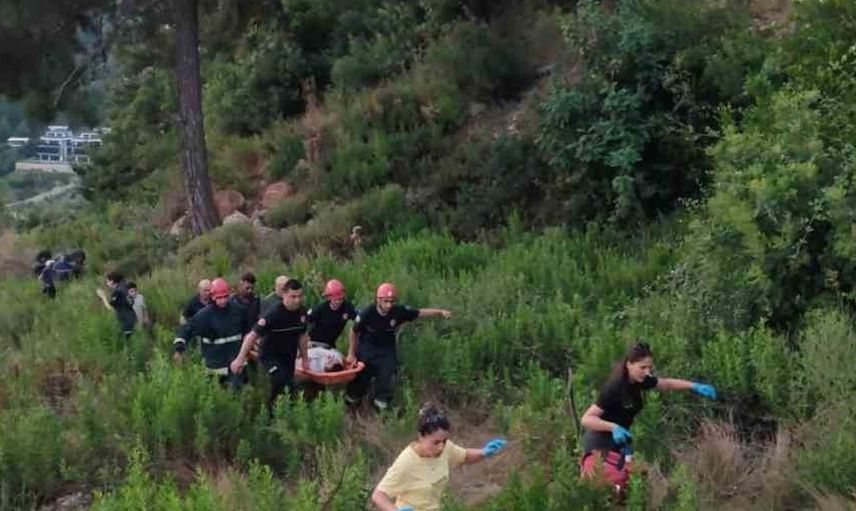 Alanya’da uçuruma yuvarlanan ATV sürücüsü itfaiye ekipleri tarafından kurtarıldı