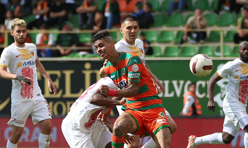 Alanyaspor son dakikada evinde güldü: Kayserispor'u mağlup etti
