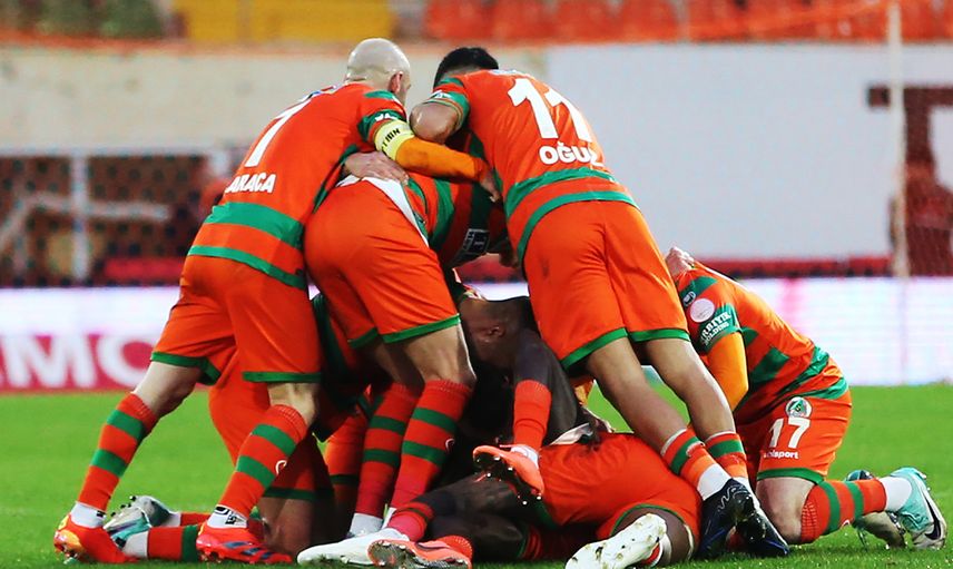 Alanyaspor son dakikada güldü: Rizespor'u mağlup etti