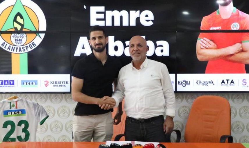 Alanyaspor'a Transfer Olan Emre Akbaba İçin İmza Töreni Düzelendi!