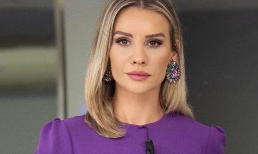 Alişan'la Buse Varol'un Boşanma Haberlerine Ünlü Sunucu Esra Erol'un Destek Vermesi Herkesi Şaşırttı!