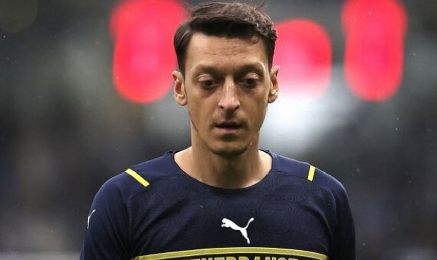 Alman teknik direktör Friedhelm Funkel, Fenerbahçeli Mesut Özil'e eleştirilerde bulundu!