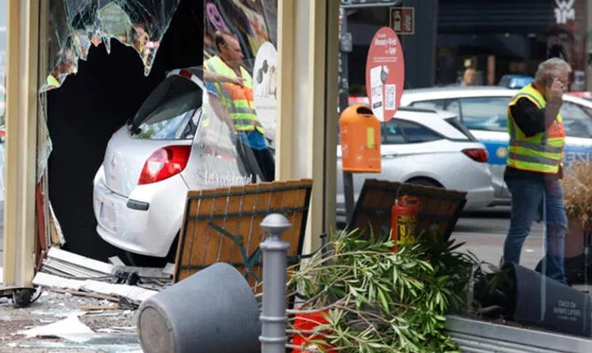 Almanya'nın başkenti Berlin'de gerçekleştirilen saldırının failinin kimliği açıklandı! Aracının içinden Türkiye ile ilgili afişleri çıktı!