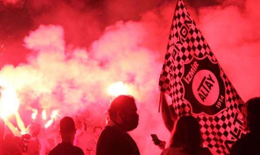 Altay Taraftarı Binlerce Kişi İzmir'de Meydanları Akın Etti