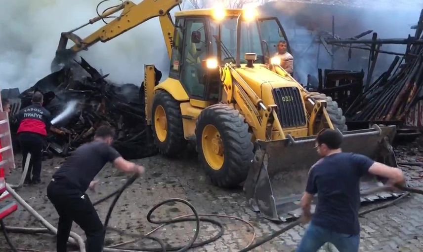 Amasya'da bir ahır yangına teslim oldu: Alevler güçlükle söndürüldü