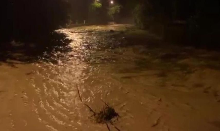 Amasya'da dün akşam korku ve endişe hakimdi! Sağanak yağış hasar bıraktı!