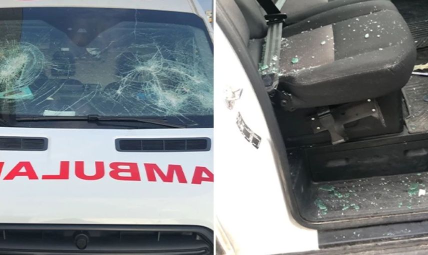 Ambulansın camlarını kürekle parçaladı: Hamile sağlık çalışanı yaralandı