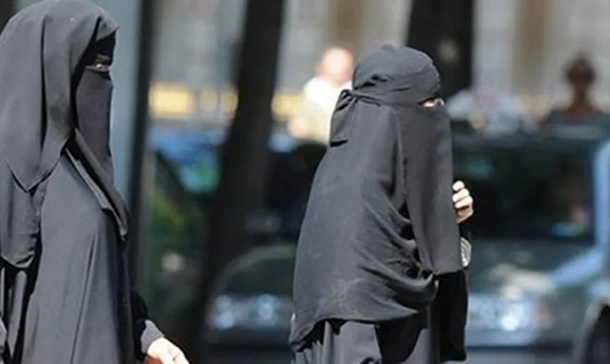 Amsterdam Belediye Başkanı'ndan Burka Yasağı Açıklaması