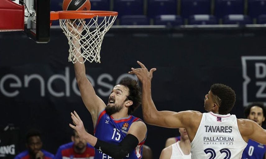 Anadolu Efes - Real Madrid Karşılaşması Başlıyor