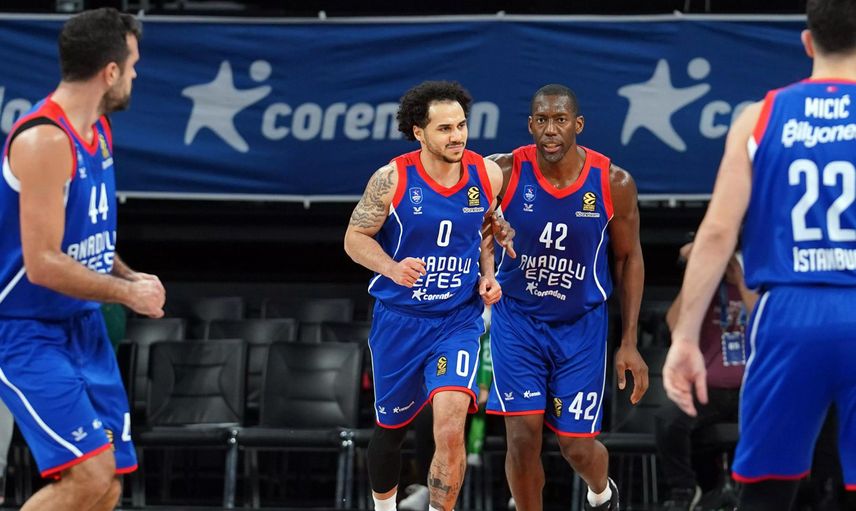 Anadolu Efes, Turkish Airlines Euroleague'de AX Armani Exchange Milan'ı mağlup ederek adını Final Four'a yazdırmak istiyor!