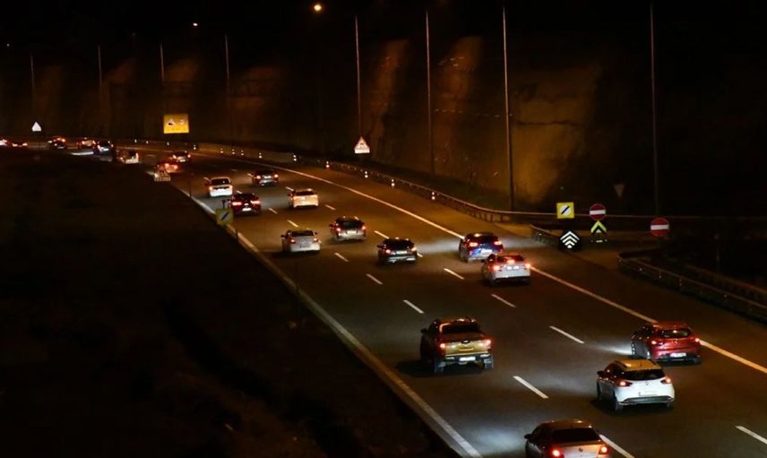 Anadolu Otoyolu’nda bayram dönüşü trafiği: Emniyet şeridinden gidenlere rekor ceza