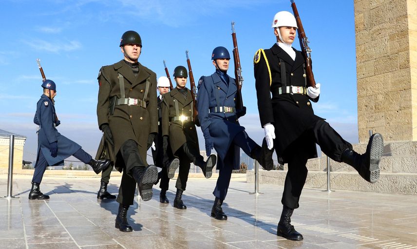 Anıtkabir’in Saygı Nöbetçilerinin Zorlu Eğitimleri ve Tören Hazırlıkları Görüntülendi!