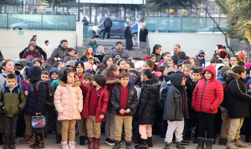 Ankara’da 20 Kasım Pazartesi günü okullar tatil mi? Yarın okul var mı, ara tatil uzatıldı mı?