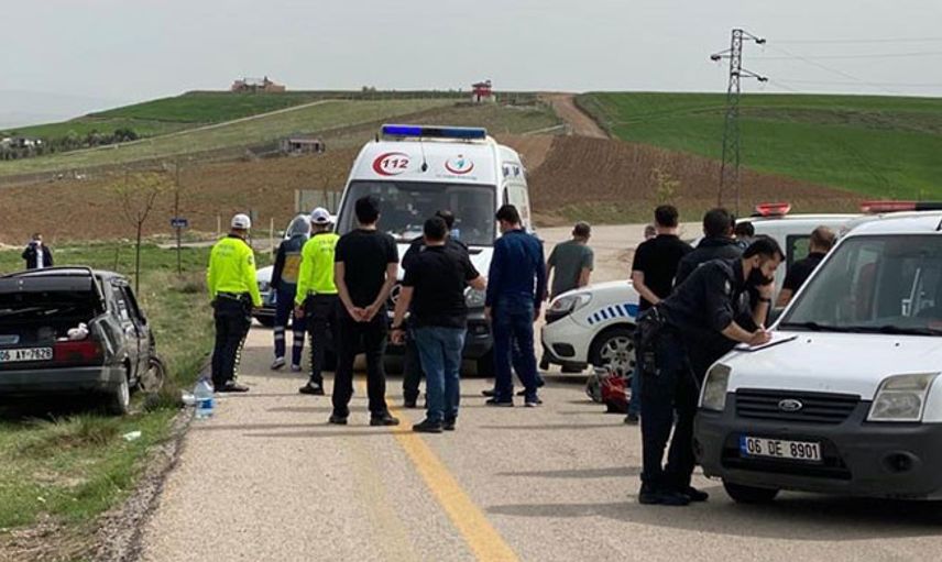 Ankara’da Yol Kenarındaki Ağaçlara Çarpan Otomobilde 1 Kişi Öldü
