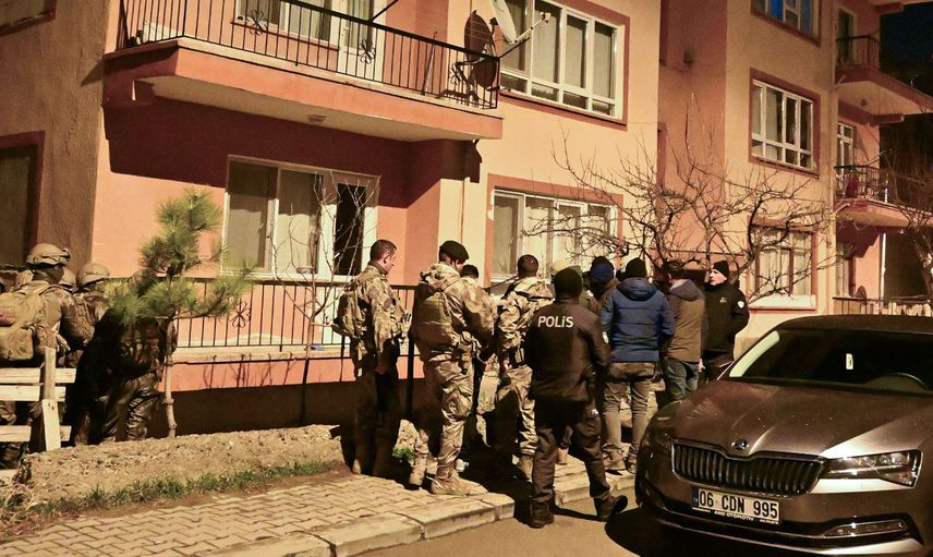 Ankara'da baba dehşeti: Silahla 7 yaşındaki çocuğunu rehin aldı!