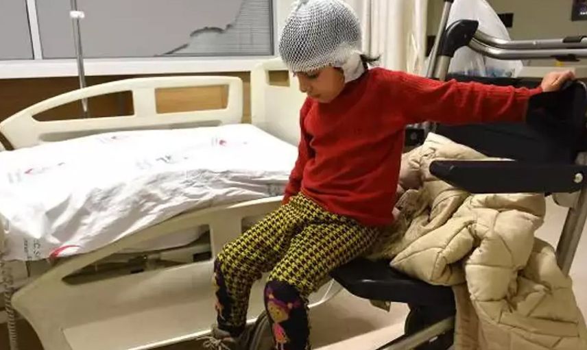 Ankara’dan sonra Erzurum’da da yaşandı! Sokak köpekleri kız çocuğuna saldırdı