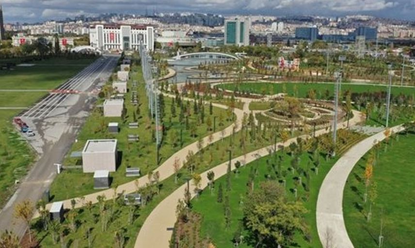 Ankaralılar AKM Millet Bahçesi'ne Bayıldı, 4 Günde 200 Bin Ziyaretçi Geldi!