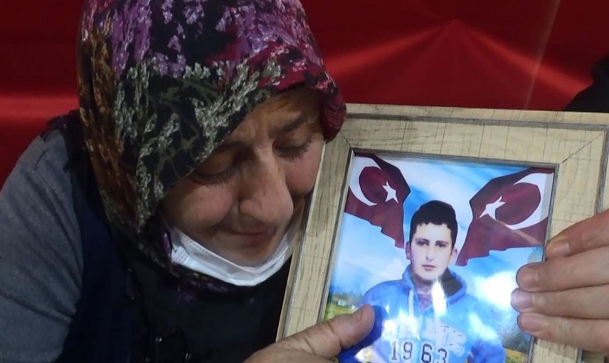 Ailelerin PKK'ya karşı direnişinde 915. güne girilirken anne oğluna seslendi: Ben burada seni bekliyorum
