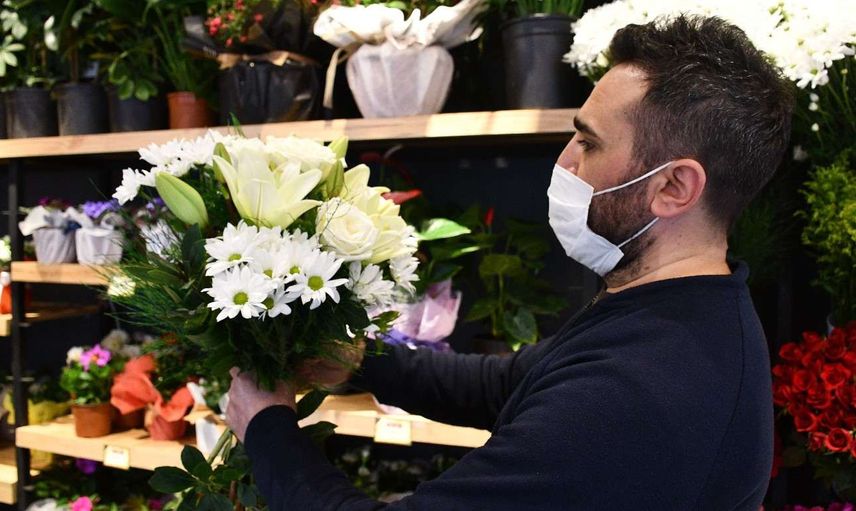 Anneler Gününde aynı gün teslimat yapan çiçekciler var mı? 8 Mayıs 2022 Yarın çiçekçiler açık mı?