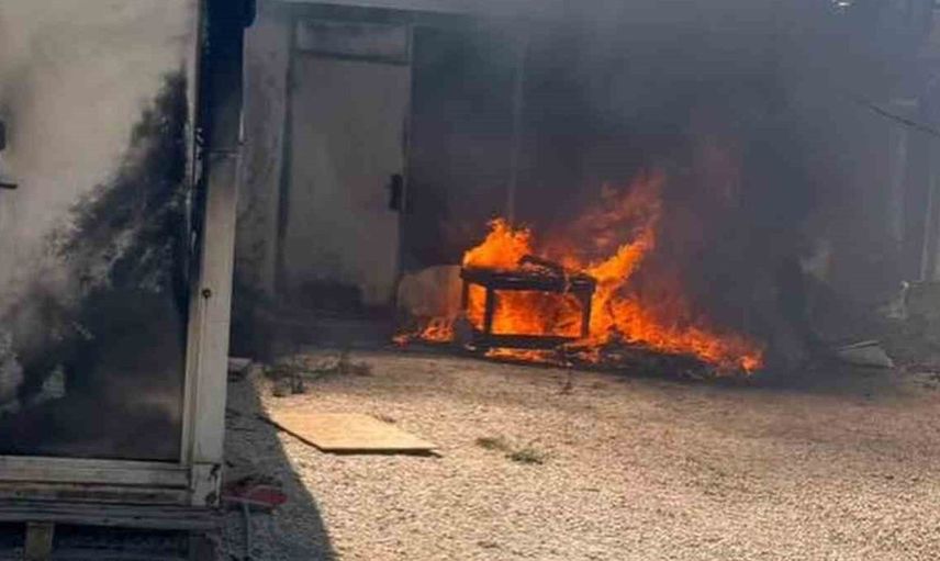 Antakya'da çıkan konteyner yangını mahallenin büyük korku yaşamasına neden oldu