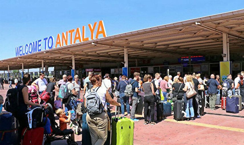 Antalya 7 Ayda 3 Milyon 396 Bin Turiste Ev Sahipliği Yaptı