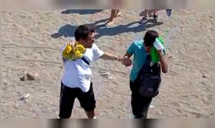 Antalya halk plajında soyunma kabindeki kadınları fotoğraflayan mülteci