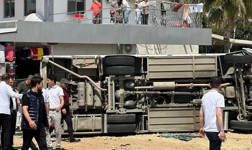 Antalya'da korkutan kaza: 29 kişi yaralandı