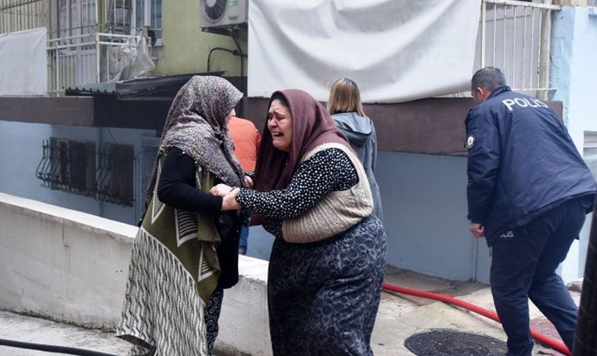 Antalya'da korkutan yangın: Hamile kadın ve annesi gözyaşlarıyla izledi!