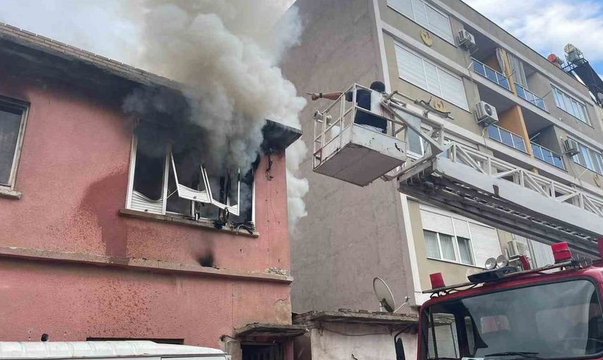 Antalya'da Müstakil Evde Yangın Korkusu
