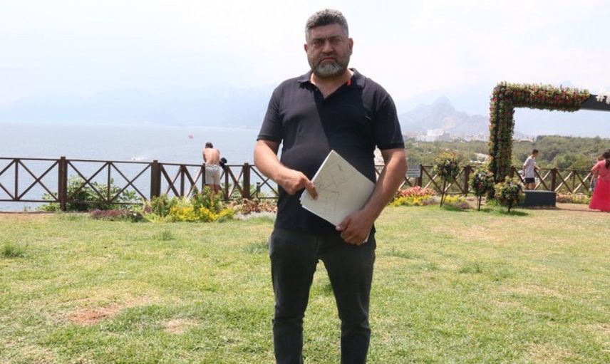 Antalya’da Rezalet Olay! Rezervasyon Yaptıkları Otel Yönetimini Değiştirince Mağdur Olan Vatandaşlar Havuzu Bastı