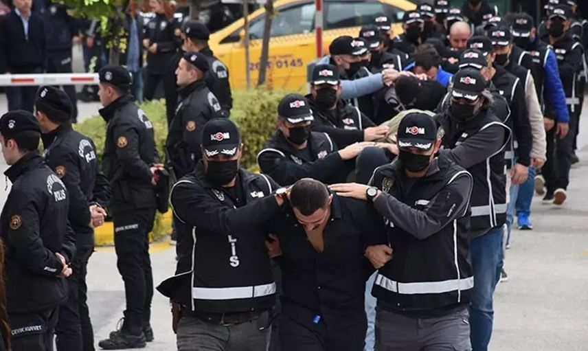 Antalya'daki "Çukur Çetesi"ne yönelik "Kafes-24" operasyonunda aranan zanlılar yakalandı