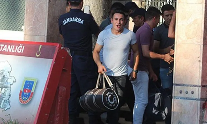 Antalya’daki Kışlalarda Erken Terhis Sevinci