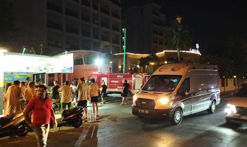 Antalya'daki Otel Yangını: Bir Kişi Dumandan Etkilendi