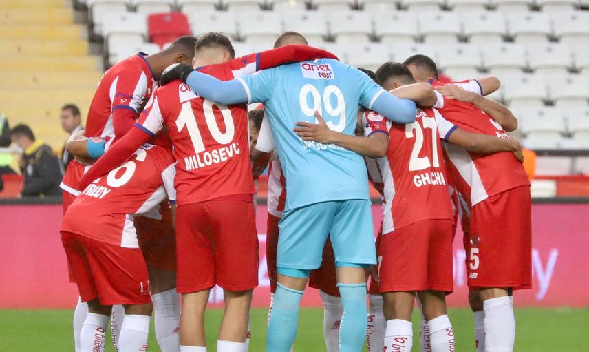 Antalyaspor'da Beşiktaş İle Oynanacak Süper Kupa Maçı Öncesi Koronavirüs Engeli!