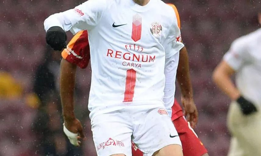 Antalyasporlu Doğukan Sinik transfer oldu mu? Hull City Doğukan Sinik’i kadrosuna katacak mı? Antalyaspor’dan Doğukan Sinik transferi için resmi açıklama yapıldı