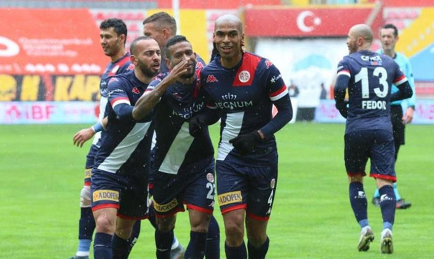 Antalyaspor'lu Naldo Bu Szeon İlk Golünü Attı