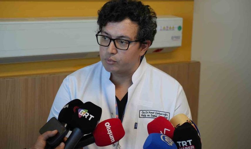 Aort Damarı Değiştirilen Hasta 10 Saatlik Ameliyatla Hayata Döndürüldü