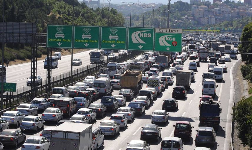 Araç sahipleri dikkat: İstanbul’da 30 Ağustos sebebiyle bazı yollar kapatılacak
