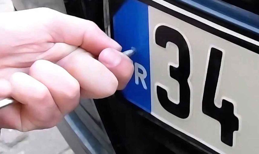 Araç sahipleri dikkat: Plakanızı en son ne zaman kontrol ettirdiniz? Gerçeğini çalıyor, başka plaka takıyorlar, farkında olmadan suça karışabilirsiniz