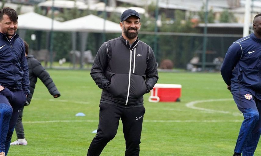 Arda Turan Lionel Messi’nin arkadaşını getiriyor: Dünya yıldızı Süper Lig’de boy gösterecek